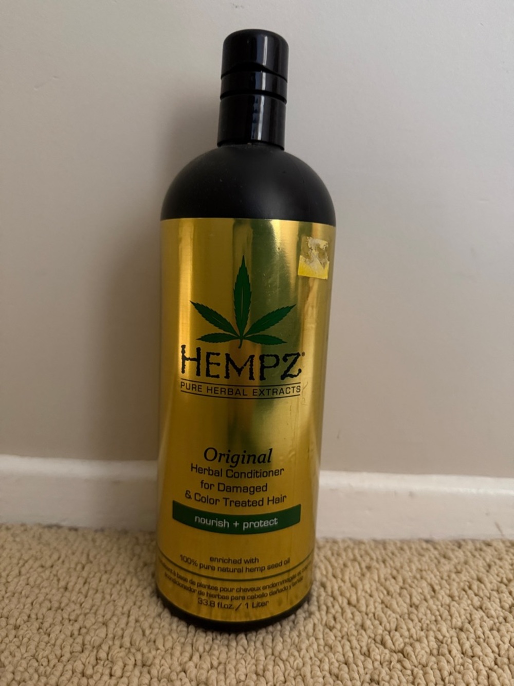 Hempz Original Herbal Conditioner - Gold and Black with Green Leaf